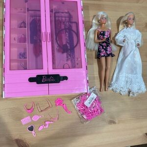Barbie Pink Wardrobe with vintage Barbie dolls and Accessories Mattel